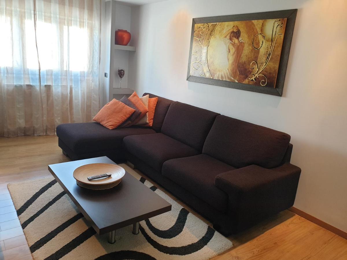 Modern Apartament ฟาการาช ภายนอก รูปภาพ
