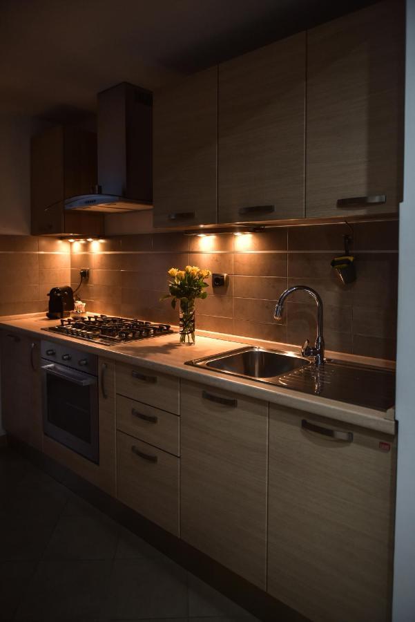 Modern Apartament ฟาการาช ภายนอก รูปภาพ